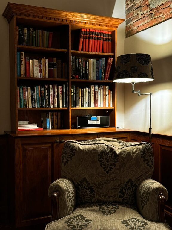 Tips for Creating a Cozy Reading Nook in Your Home